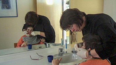 Zahnpflege: Techniken bei Menschen mit Behinderung